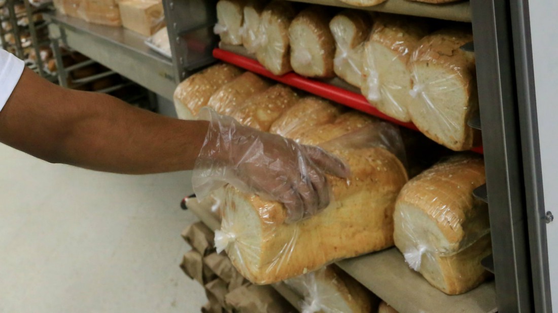 En Venezuela el pan de cada día también “se bachaquea” / Pierina Sora