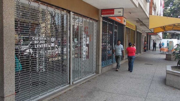 Uzcátegui: 40% de los comercios están cerrados