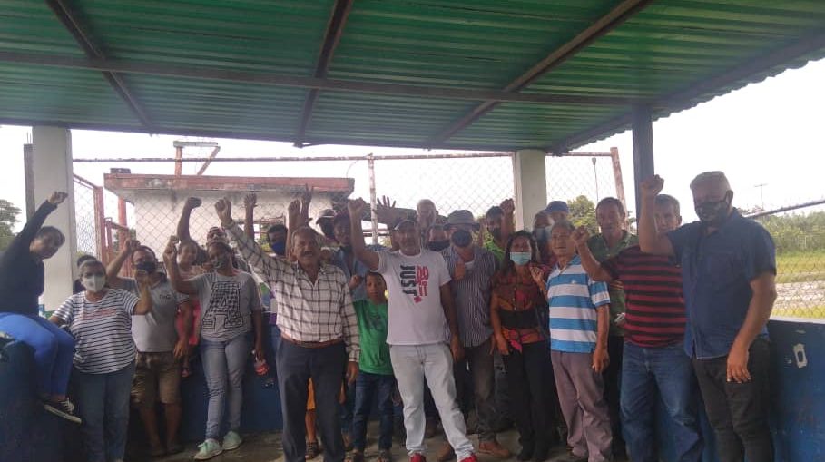 Ya son 12 días: Cañicultores se mantienen firmes en toma del Central Santa Elena