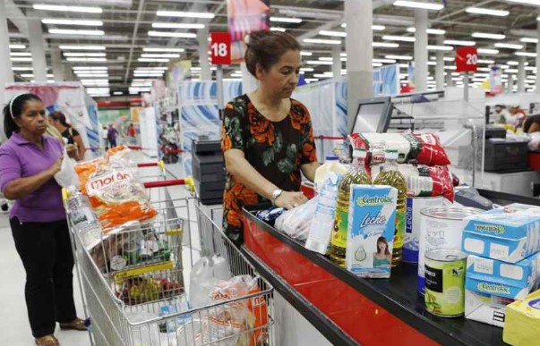 Economista Asdrúbal Oliveros: «La inflación parece estabilizada en Venezuela»