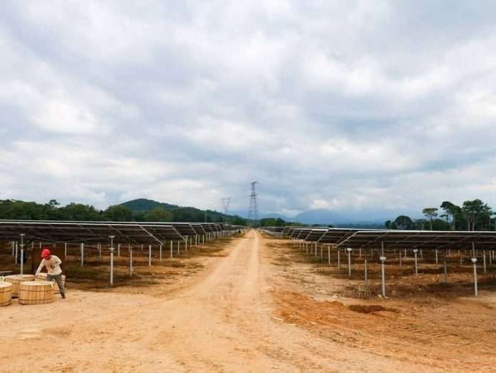 Se instalan 94 000 paneles solares en la ciudad de El Vigía de Mérida. Foto: Gobernación de Mérida