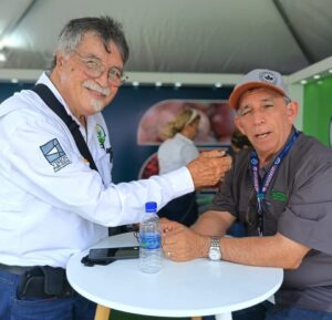 Gilberto Esteva Grillet, CEO de Visión Agropecuaria, conversó con el empresario Raúl Herrera, presidente de Fertilizantes Balanceados (FERBASA) y Fertilizantes del Turbio (FERTURCA)
