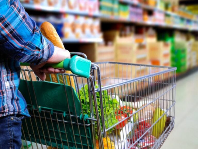 Cedice: Cesta básica subió 18% bolívares y 13% dólares