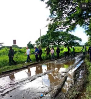 Productores dueños junto a guardias nacionales entran al predio recuperado