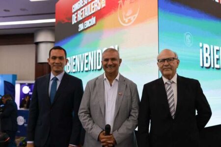 El presidente de Ansa, Italo Atencio junto al profesor Juvenal Arbelaez, presidente de Cavidea. Foto prensa presidencial