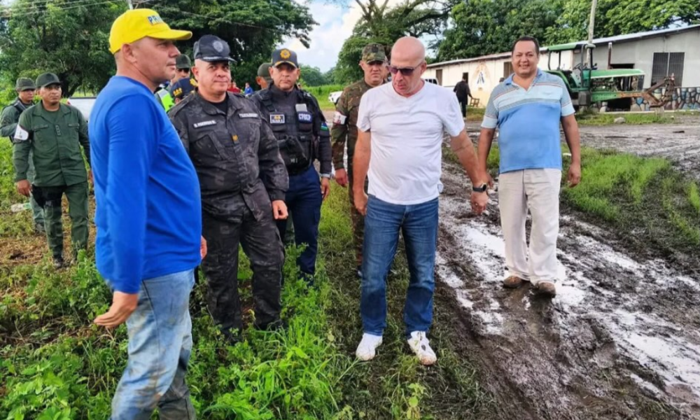 Desocupan predios de finca “Don Boni” y restituyen derechos a sus dueños
