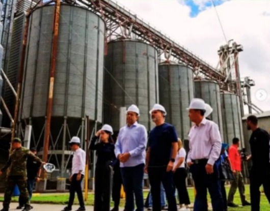 Ministro Padrino López evalúa situación agropecuaria con productores de Portuguesa