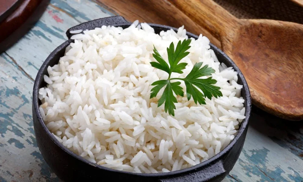 Los chefs coinciden: “El arroz blanco no se hace con agua sino con 2 ajos, media cebolla y un buen caldo casero”