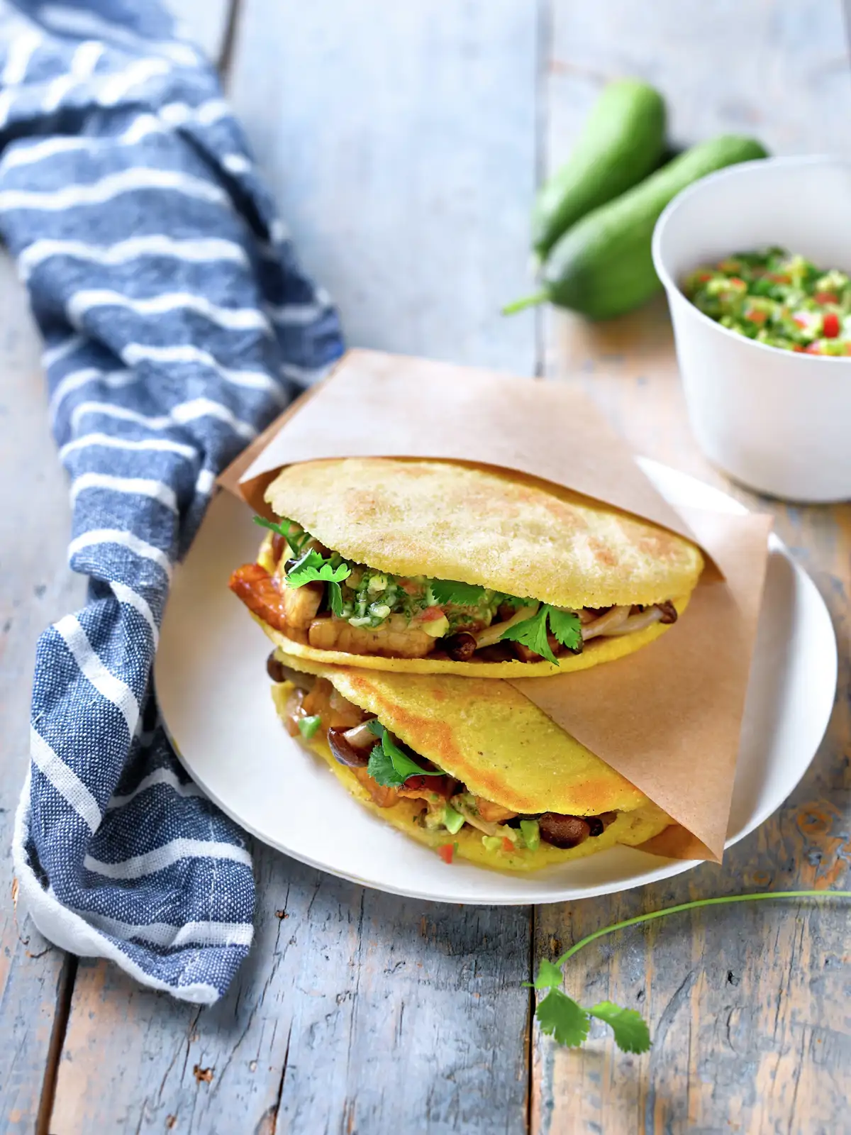 Arepas rellenas de tempeh, setas y verduras